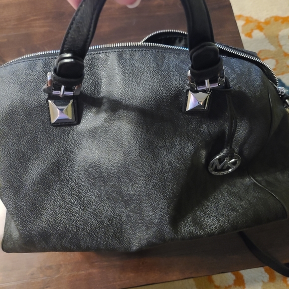 Michael Kors Handbags - Micheal Kors Grayson Handbag